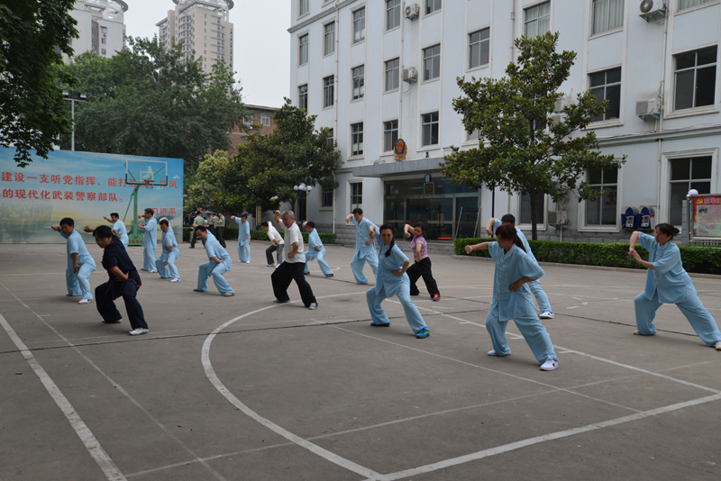 聘請陳式太極拳知名教練教學，開展太極拳興趣小組活動。
