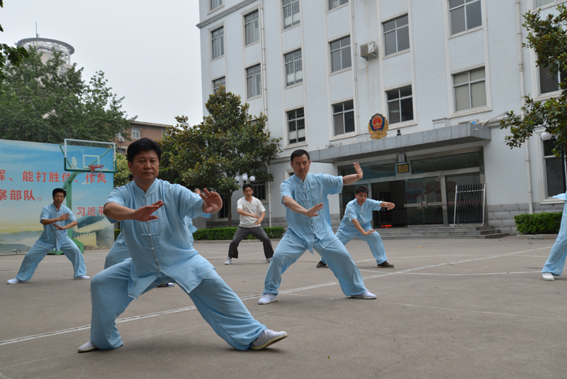 聘請陳式太極拳知名教練教學，開展太極拳興趣小組活動。